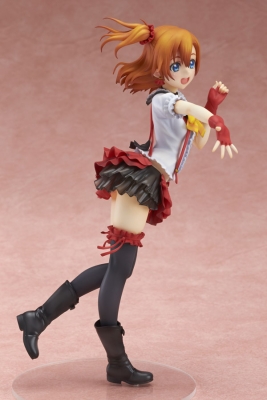 ３